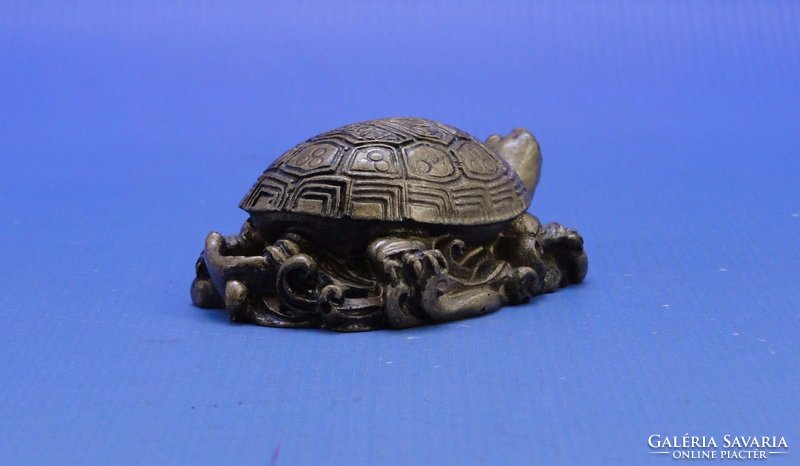 0C334 Aranyozott műgyanta szerencsehozó teknős