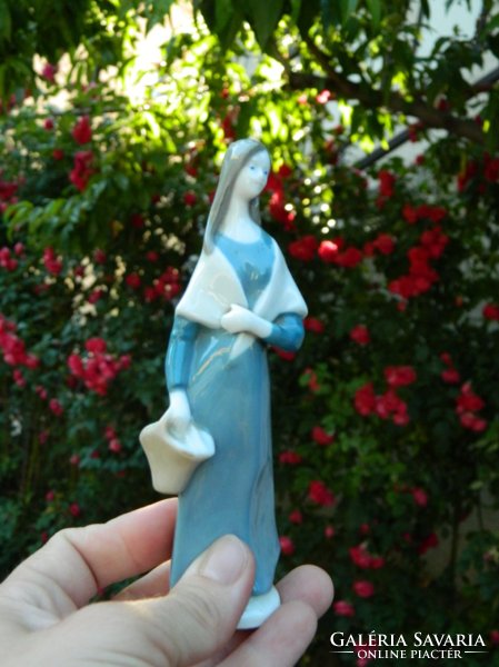 Rare little lady - numbered porcelain