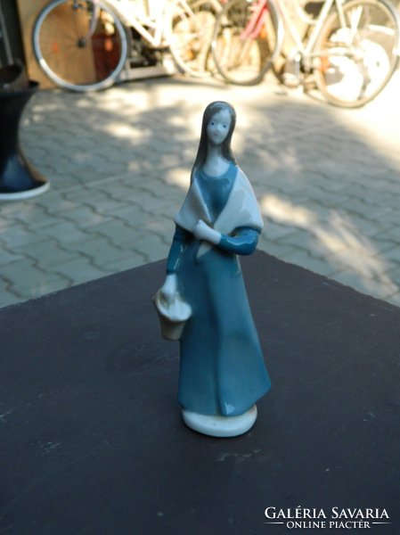 Rare little lady - numbered porcelain
