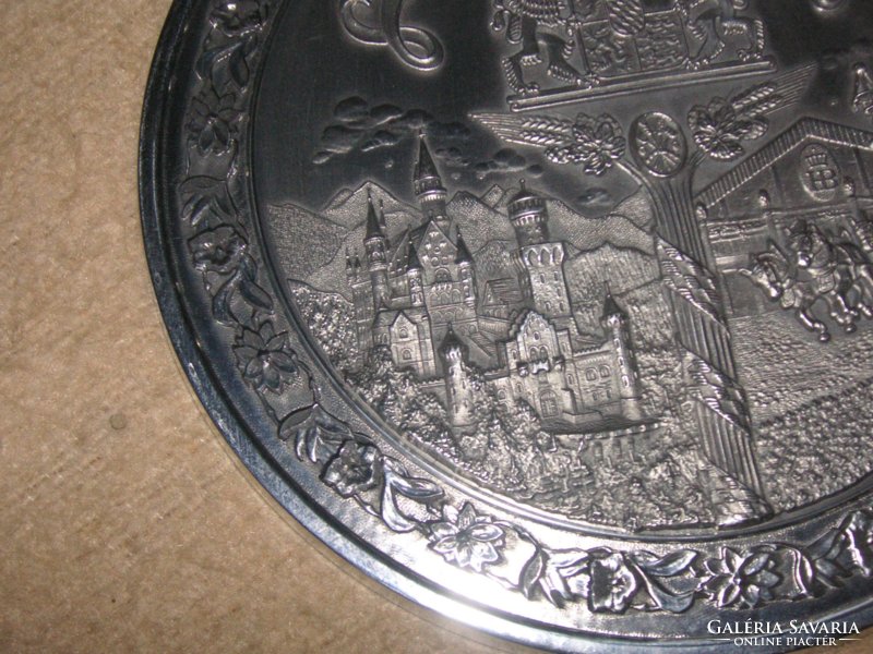 Bavarian tin plaque, 16 cm, exquisitely made decorative object, with Bavarian symbols.