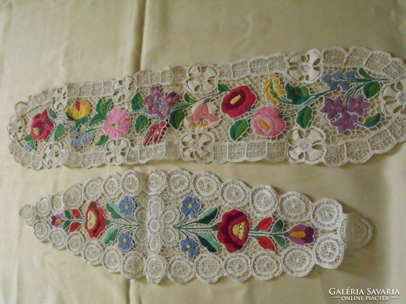 Kalocsai risel embroidered tablecloths