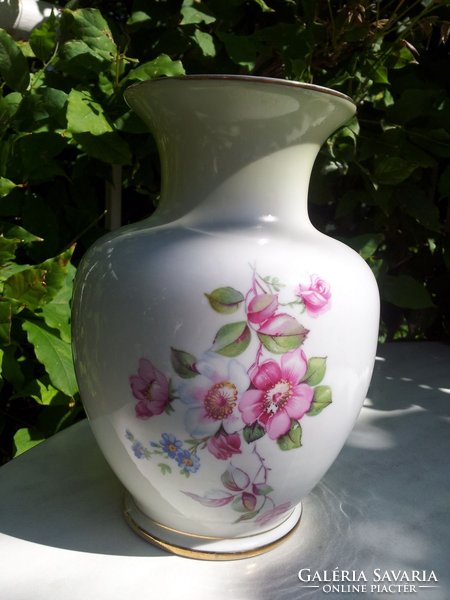 Old Raven House vase, 18 cm