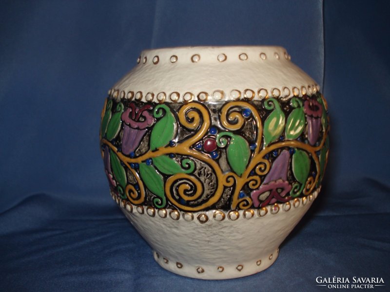 A special Austrian Jugendstil majolica vase