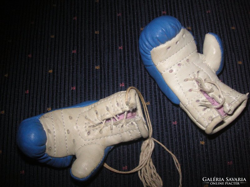 Mini boxing gloves made of leather, hand sewing