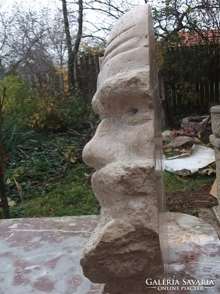 Szabadkőműves jelzéssel-Atlasz-faragott kő szobor-egyedi alkotás