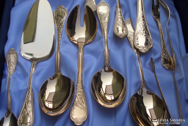 Rare! A demanding goldsmith's work with a dreamlike pattern! Luxury rose gold cutlery 24 arms.Gold 800s silver