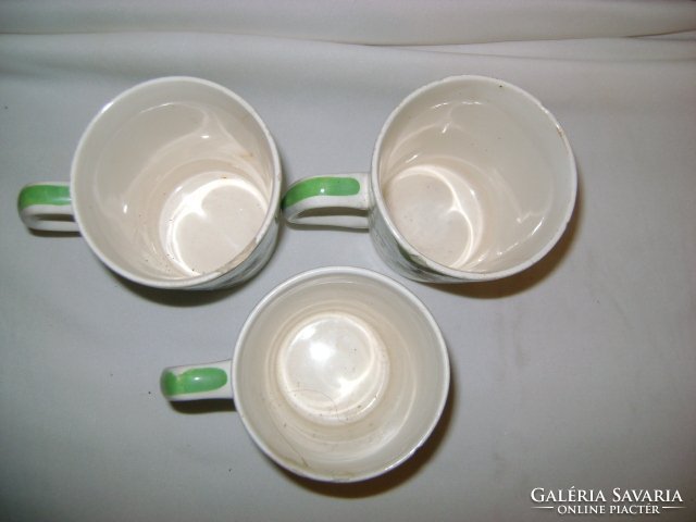 Három darab régi kerámia teás csésze együtt eladó