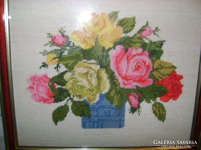 Needle tapestry with rosy wall basket