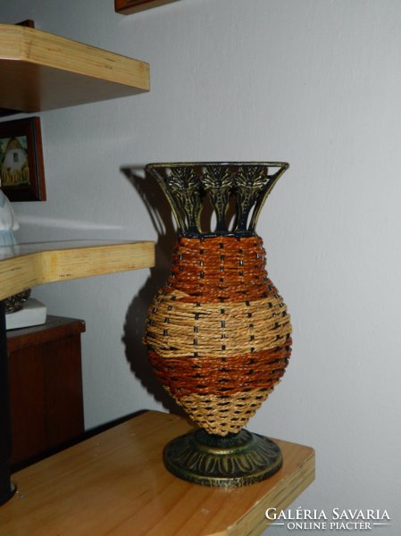 Érdekes dísz - váza - szárazvirágtartó váza