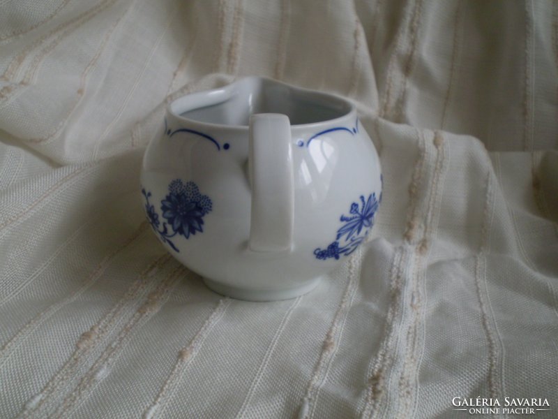 Henneberg porcelán : kiöntő