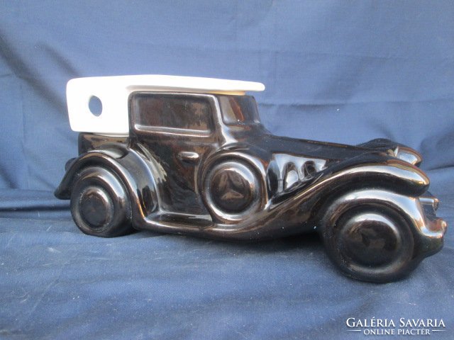 Porcelánból készült Mercedes Cabrio 1935 model hatalmas méretben kekszes tároló