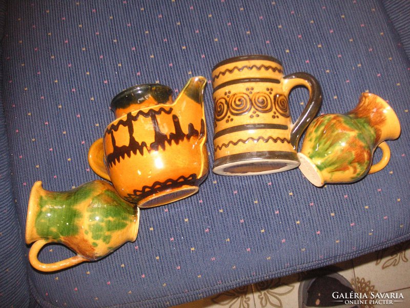 Hungarian folk ceramic objects