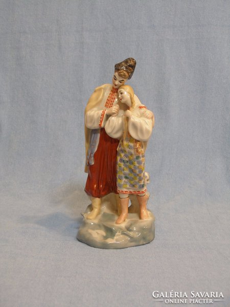 Couple in love, porcelain statue