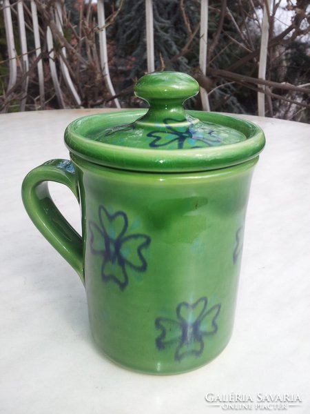Glazed mug with lid