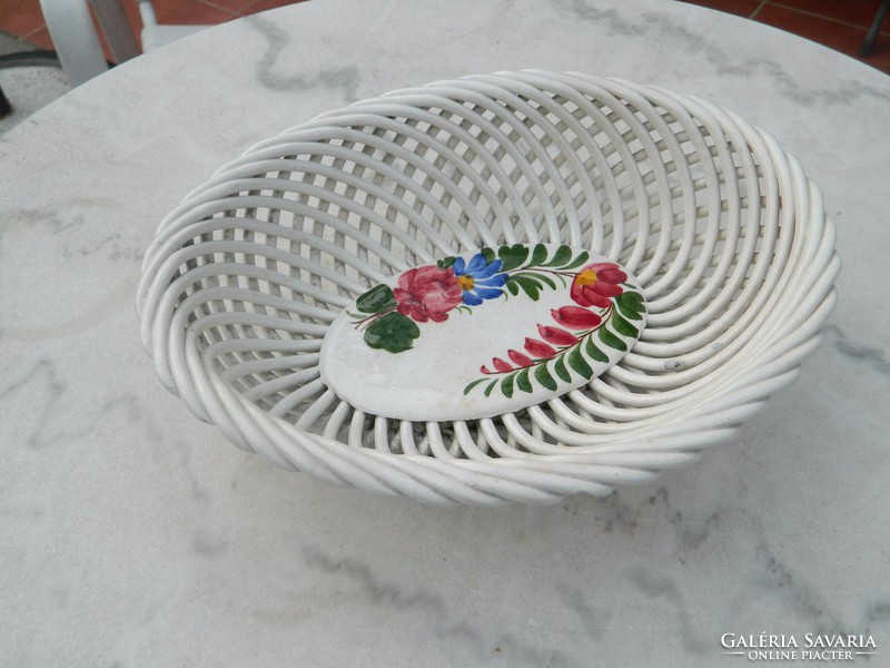 Hollóháza oval rhyolite bowl: openwork braid hand painted