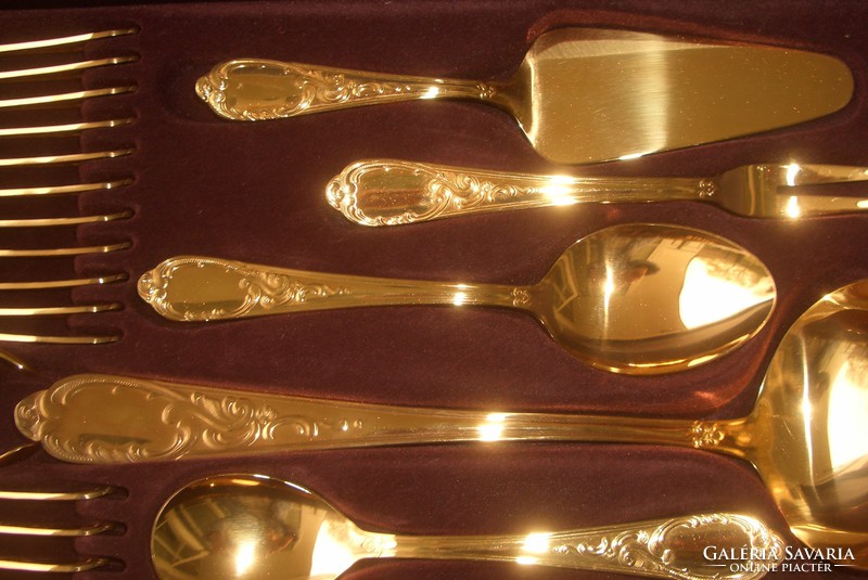 Antique luxury 19 carat (rose gold) gilded 12 eyes from 1945. Cutlery