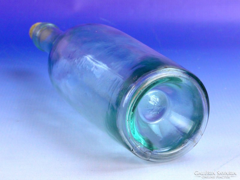 0F747 Antik fújt üveg palack 28 cm 7.5 dl
