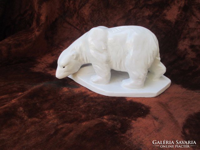 Zsolnay terrakotta körpecsétes jegesmedve szobor