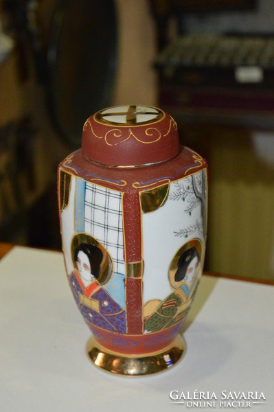 Japán porcelán fedeles váza