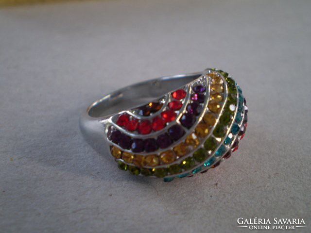 Dekoratív csillogó színes köves gyűrű