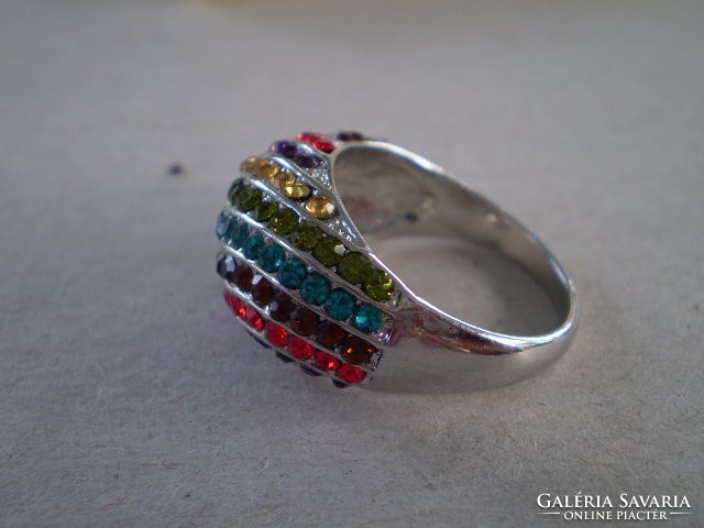 Decorative glitter colored stone ring