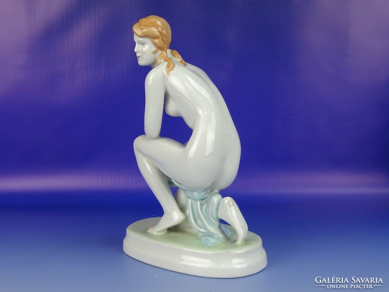 0H381 Zsolnay porcelán térdelő akt szobor