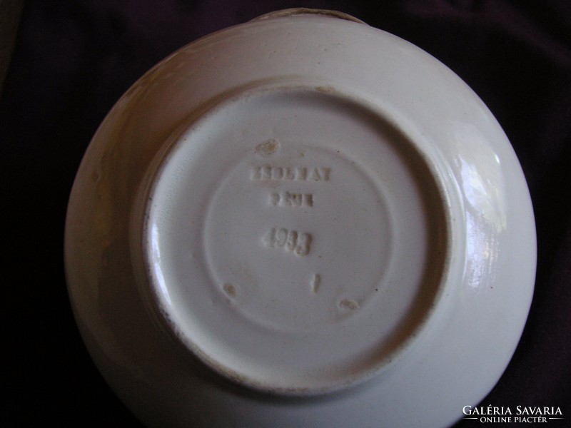 Zsolnay  antik  mokkás csésze , alátéttel  az 1800 évekből  , masszába nyomott  jelzéssel