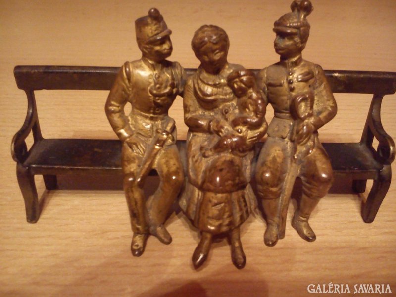 Bécsi bronz figura