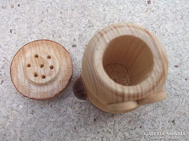 Salt shaker and spice shaker owl figurine wood