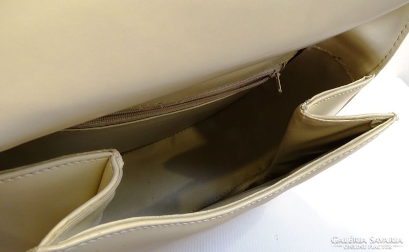 0H453 Retro vajszínű műbőr női táska válltáska