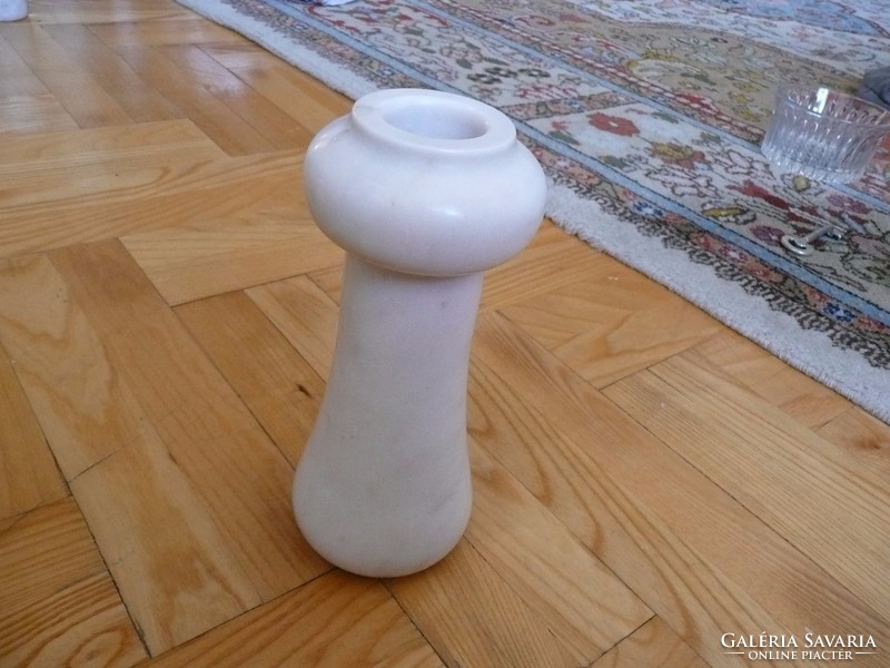Vastagfalú márvány váza díszváza 18 cm