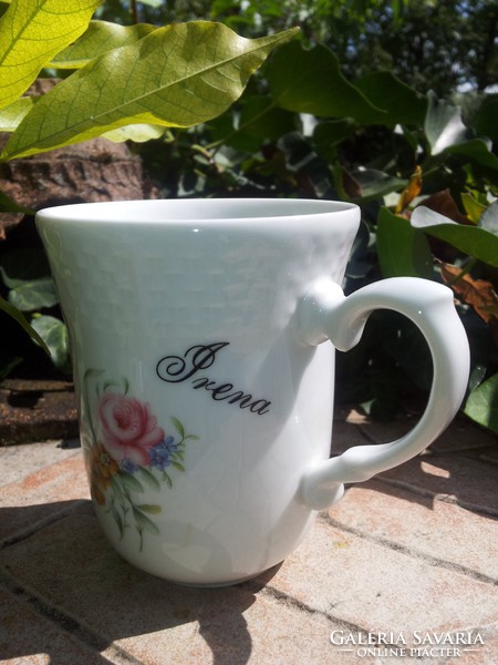 Pink mug, Iréna