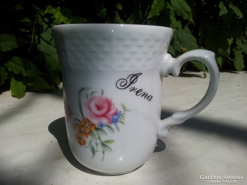 Pink mug, Iréna