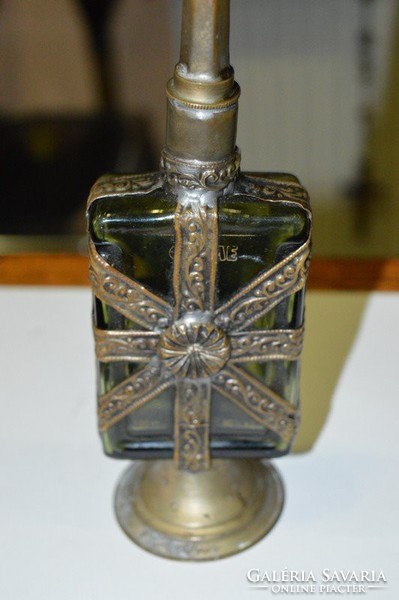 Keleti parfümös üveg