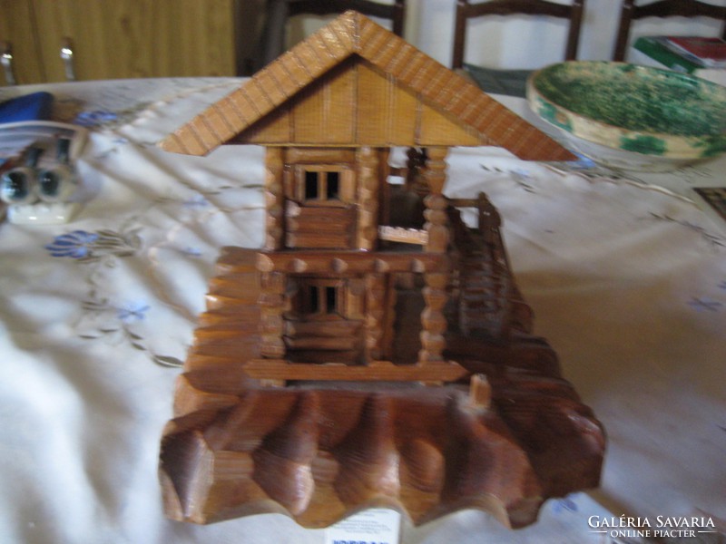 Alpine log house model, a really detailed, beautifully made master's work 28 x 20 x 22 cm