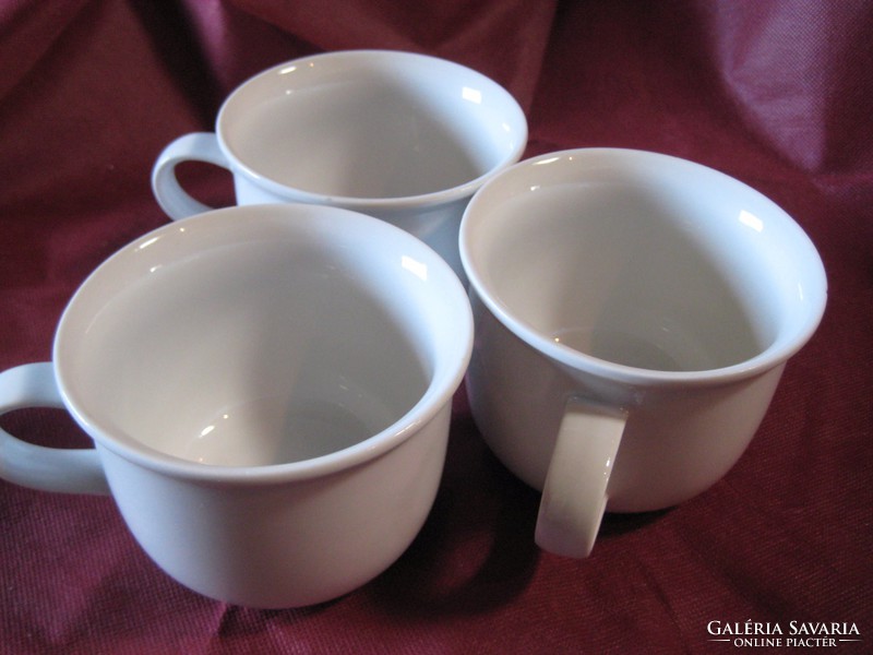 Koma csészék , Artzberg , Nem lettek még használva. 10,6 cm  jelzett