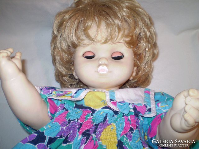 Régi alvós hajas baba