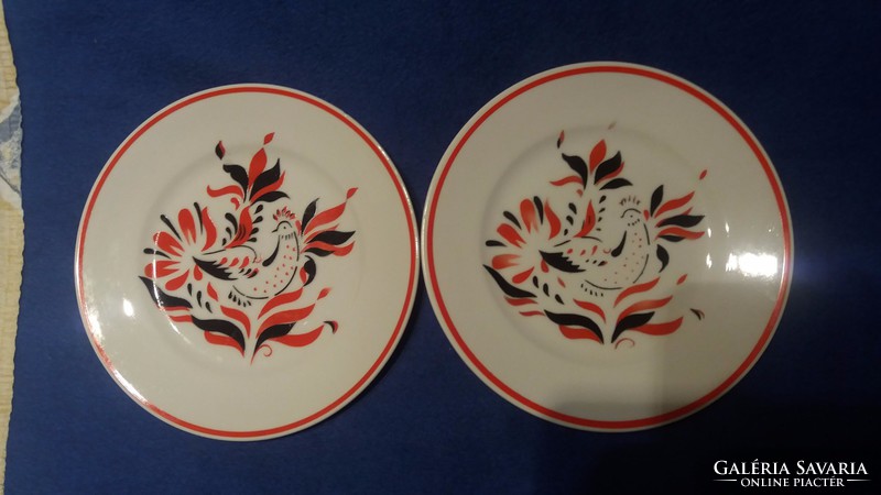 Hollóház porcelain decorative plates (2 pcs)