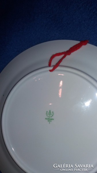 Hollóházi porcelán dísztányérok (2 db)
