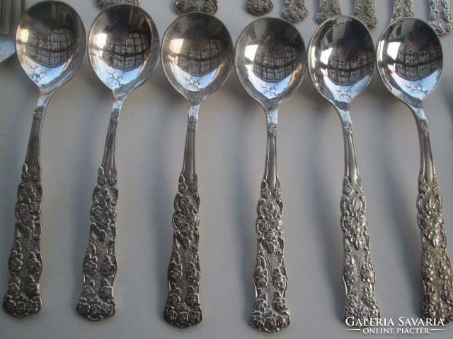 Antik Silver   evőeszköz készlet  34 db-os, 1407 gramm
