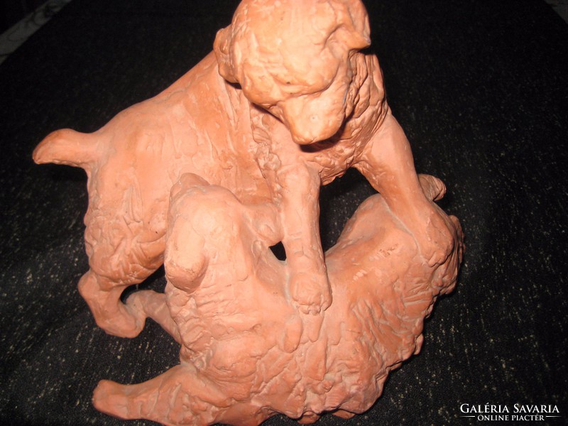 Játszó  kutyusok   , terrakotta   "Antal  "  szignóval  szép állapot