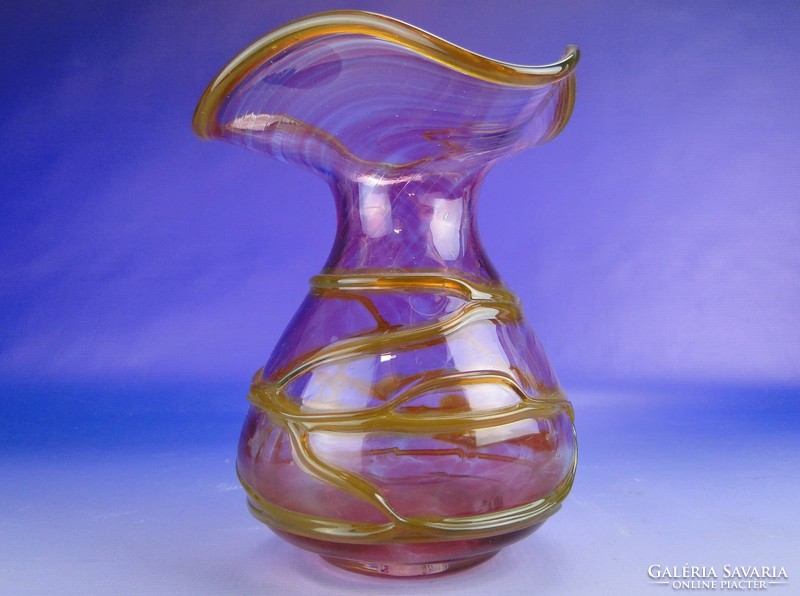 0A671 Jelzett fújt üveg szakított váza