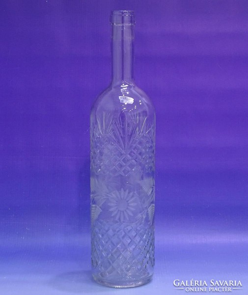 0K591 Csiszolt díszítésű borosüveg