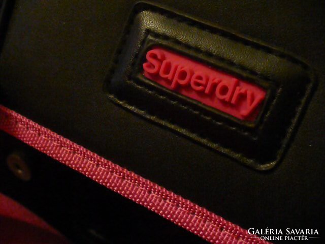 Pink, fekete táska