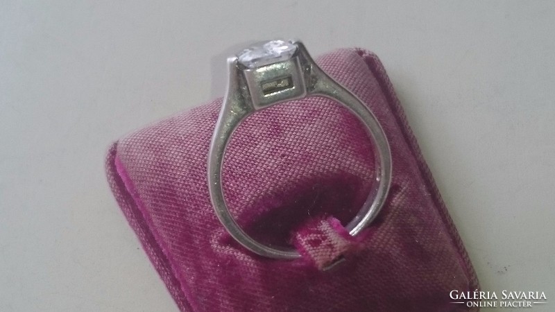 Ezüst gyűrű cirkonkővel 925