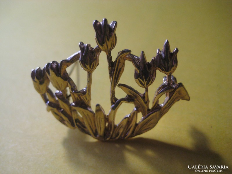 Tulip gilded brooch
