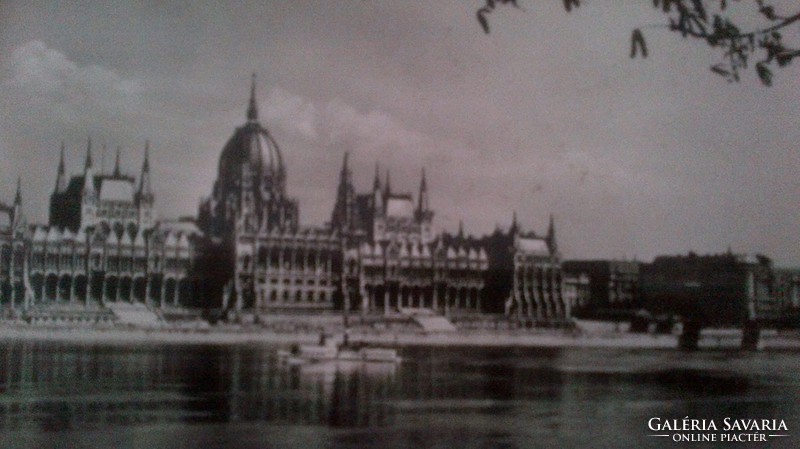 Régi fotók képeslapok a szocreál Budapestről