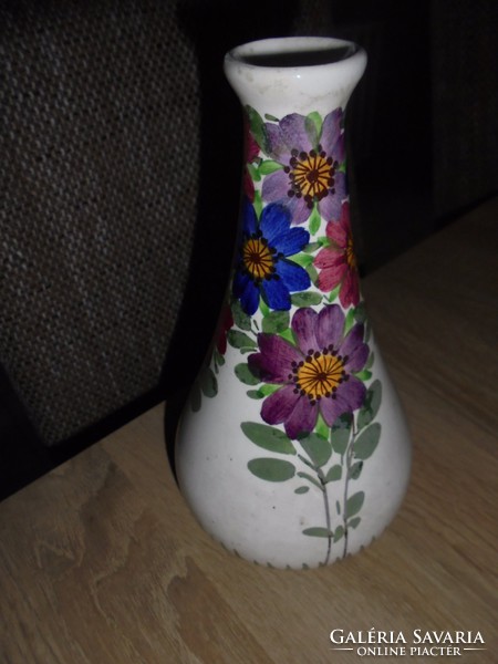 Dúsan mintázott virágos Kispest váza