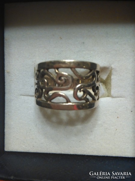 Széles ezüstgyűrű 
