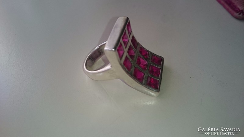 Hatalmas rubinköves egyedi ezüst gyűrű 